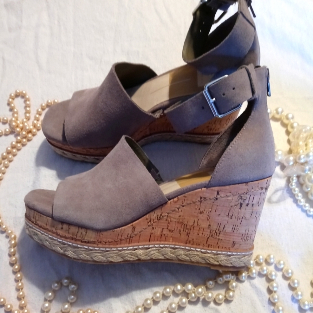 Brand new dolce Vita suede wedge heel shoes size 9